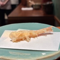 江戸前晋作 - 車海老 1本目
                食べた瞬間から、ようやく西村大将の席に着けた喜びを実感します♪