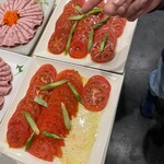 BUB RESORT Chosei Village - 夕飯、サラダの横に。このトマト甘くて美味しいいいトマト