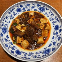 老四川 飄香小院 - 角切り牛バラ肉入り柔らか豆腐のマーボー豆腐
