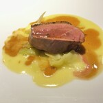 RISTORANTE IL NODO - LA CARNE〜京都×鎌倉〜京都七谷鴨のロース、春キャベツのソテー、２種類のソース（春キャベツのソース、マルサラを煮詰めたソース）