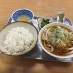 両国 - 料理写真:満腹定食(天ぷらうどん、ご飯、生卵、味のり)600円