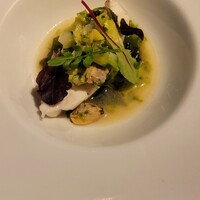 オッティモ・シーフード・ガーデン 新宿店 - 魚のメイン料理。蒸した真鯛とスープが美味しかったです。