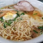 支那そば 大陸 - 麺の様子など。