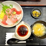 珠玉の蔵 - まぐろ三味丼