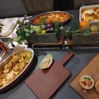 マルシェダイニング「ネン」 - ブイヤベース、グラタン、イカ焼き、チーズフォンデュピザ