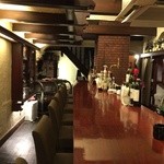 バール ズマッチーノ - ジャズの流れるカウンター一階。