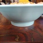 酔來軒 - 丼横から撮影　※ラーメン丼にめい１杯です☆