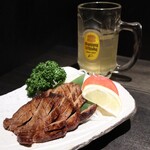 個室居酒屋 昇和宴 - ■仙台牛タン焼き ¥1.880 仙台名物の厚切り牛タンを炭火で香ばしく焼き上げた逸品。
肉汁溢れるジューシーさと炭火の香りがたまりません。