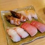 富梅 - トロ、あかっぽ(クエの仲間)、トリガイ、天然鯛
      
      