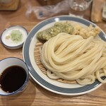手打ちうどん 上を向いて - 