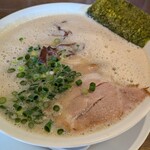とんこつ とん太 - 料理写真:博多とんこつらーめん