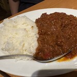 炭火焼肉ホルモン まるは - 濃縮トマトカレー1,045円