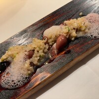 ジュエーメ - カメノオの玄米、ホタルイカ、フキノトウのリゾット、イチゴの泡を添えて