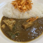 エチオピアカリーキッチン - ミディアムカレー（チキンカレー）750円＋玉ねぎアチャール（辛口）100円