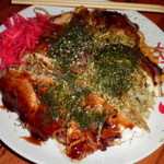 花ちゃん - そば・肉・玉子700円。カープソースを使ってます