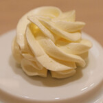 アマラントス - ディナーコース 36300円 の燻製発酵バター