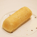 アマラントス - ディナーコース 36300円 のレモンのコンフィチュール入りパン