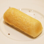 アマラントス - ディナーコース 36300円 のレモンのコンフィチュール入りパン