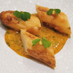 アマラントス - ディナーコース 36300円 のホワイトアスパラの穂先のベニエ