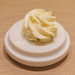 アマラントス - ディナーコース 36300円 の燻製発酵バター