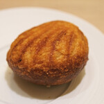 アマラントス - ディナーコース 36300円 のマドレーヌ・サレ