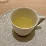 アマラントス - ホワイトアスパラ① 軸から作ったスープ　すごく美味しい！