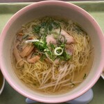 県立総合医療センター スカイレストラン - 料理写真:塩ラーメン（小鉢1品付き）