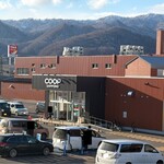 サザエ - 住宅地側の入り口