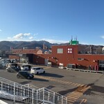 サザエ - 住宅地側の駐車場