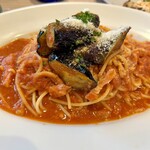 ボワ・トスカーナ - 厚切りナスとベーコンのトマトパスタ