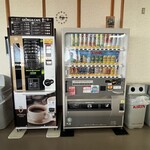 県立総合医療センター スカイレストラン - 店内に自販機もあります。