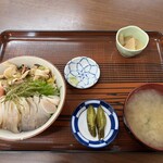 きらく亭 - ほっき丼全景