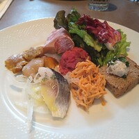 Russian Restaurant ROGOVSKI 銀座 - 前菜とサラダの６種盛り合わせ