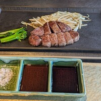 鉄板焼　恵比寿 - 鉄板焼 ... ヒレ、もやし、青野菜