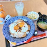 イシヅチキッチン オレンジ - 料理写真:焼豚玉子飯セット 1300円
※単品はありませんでした⤴︎⤴︎