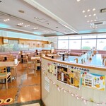 イシヅチキッチン オレンジ - ファミレス的な雰囲気