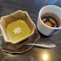 御影蔵 丸ビル - 季節の花籠膳　甘味と黒豆茶