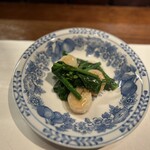 中華料理 おぎわら - 海老と地元の季節野菜(かいらん菜)の炒め