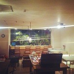 TREASURE RIVER book cafe - 大きな窓と、開放的な空間