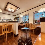 レストランかしわ - 綺麗な店内