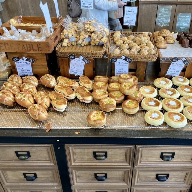 Sunny Side Takatsuki Oka Moto Ten - Settsu Tonda/Bread | Tabelog