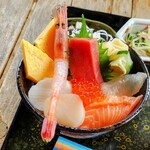 光る海 - 海鮮丼ミニ