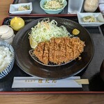 とんかつぼたん - 三元豚厚切りロースカツ1700円（10食限定）