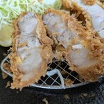 とんかつぼたん - 三元豚厚切りロースカツ1700円（10食限定）