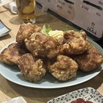 こまっちゃん - 鶏の唐揚げ(画像は2人前)