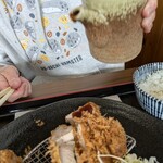 とんかつぼたん - 三元豚厚切りロースカツ1700円（10食限定）
