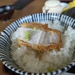 とんかつぼたん - 三元豚厚切りロースカツ1700円（10食限定）