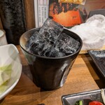 炭火やき 鶏煌 - 久米仙ロック（税別450円）でちびちびと