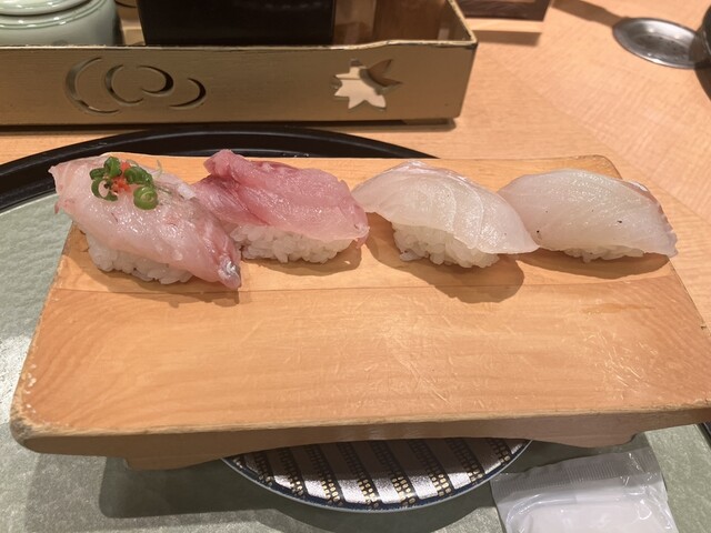 すしページ 地魚回転寿司 丸藤 本店 (まるふじ) - 安房鴨川/回転寿司