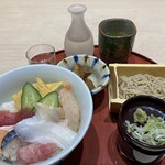 富寿し - 料理写真:ランチで酒注文したら自動でお通し￥330きた･･･